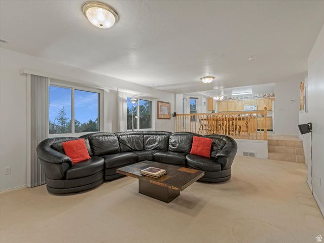 169 E MANILLA DR, Draper, UT 84020
