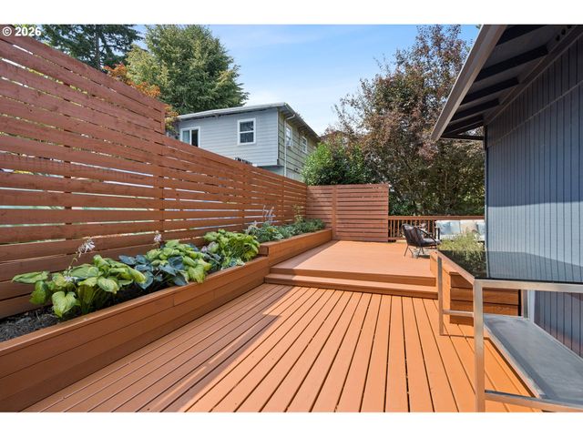7331 Sw 17TH Dr, Portland, OR 97219