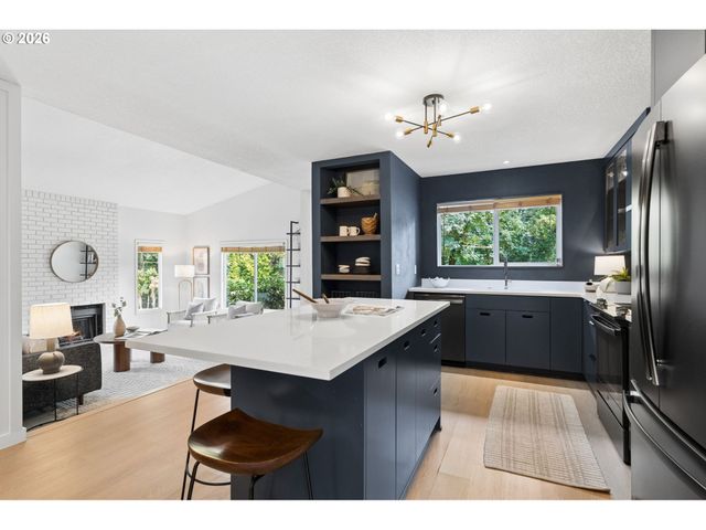 7331 Sw 17TH Dr, Portland, OR 97219