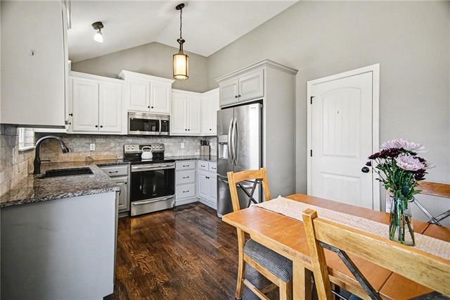 1302 Regency Drive, Kearney, MO 64060