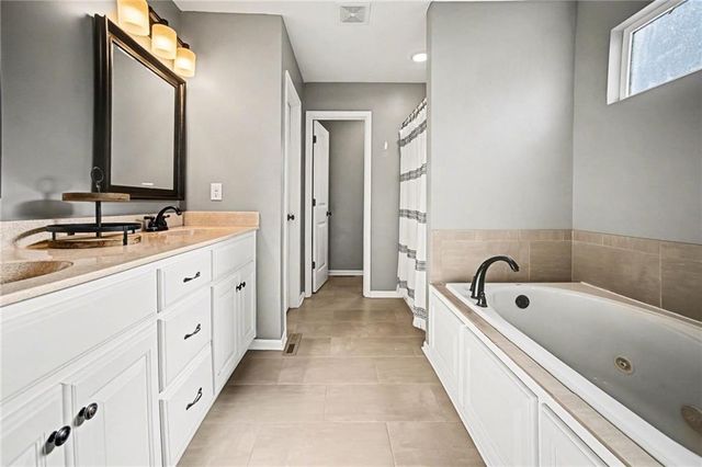 1302 Regency Drive, Kearney, MO 64060