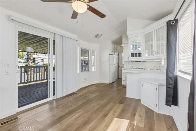 2750 W Acacia Ave, Hemet, CA 92545