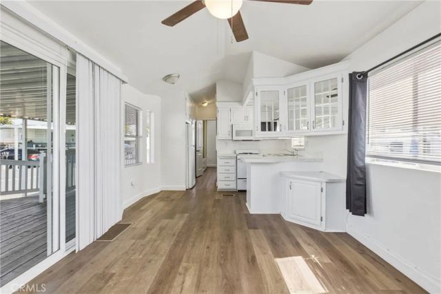 2750 W Acacia Ave, Hemet, CA 92545