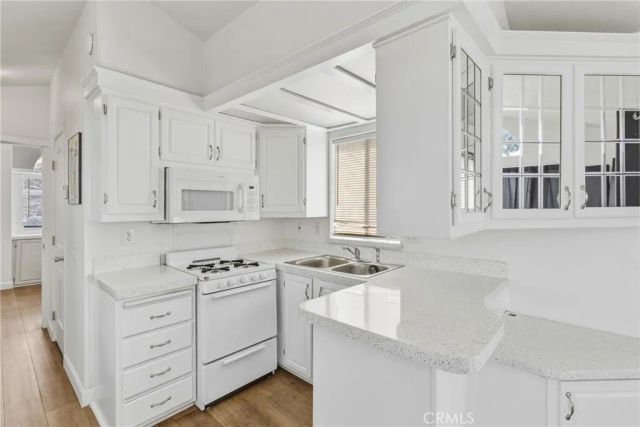 2750 W Acacia Ave, Hemet, CA 92545