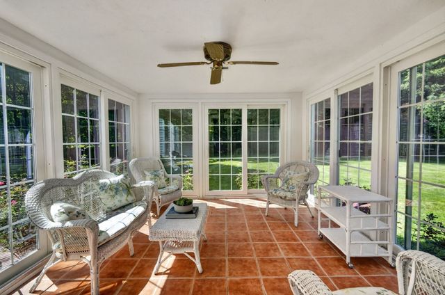 132 Brentwood Cir, North Andover, MA 01845