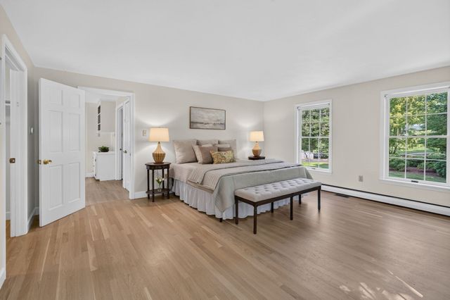 132 Brentwood Cir, North Andover, MA 01845