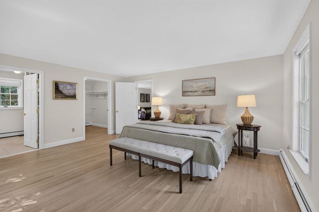 132 Brentwood Cir, North Andover, MA 01845