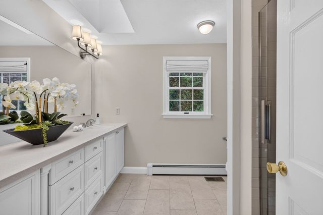 132 Brentwood Cir, North Andover, MA 01845