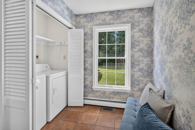 132 Brentwood Cir, North Andover, MA 01845