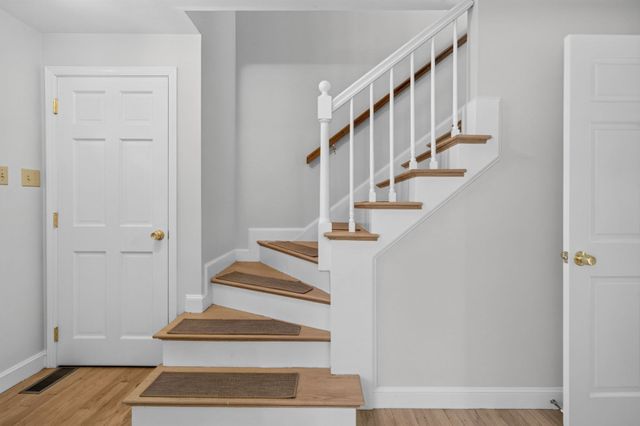 132 Brentwood Cir, North Andover, MA 01845