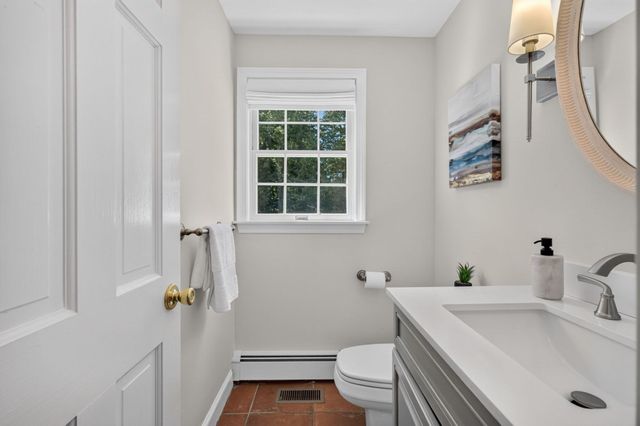 132 Brentwood Cir, North Andover, MA 01845