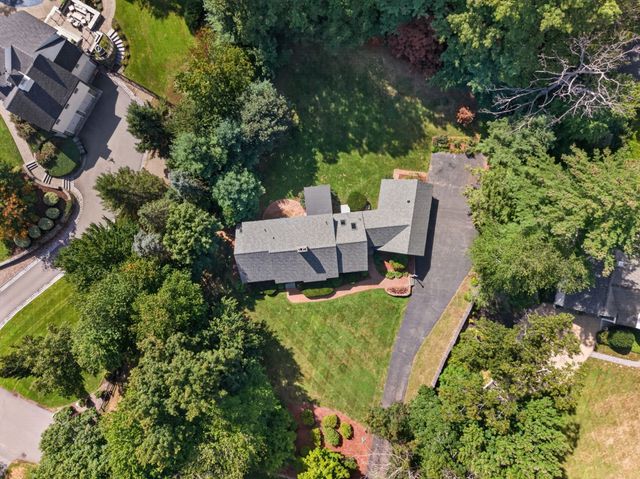 132 Brentwood Cir, North Andover, MA 01845