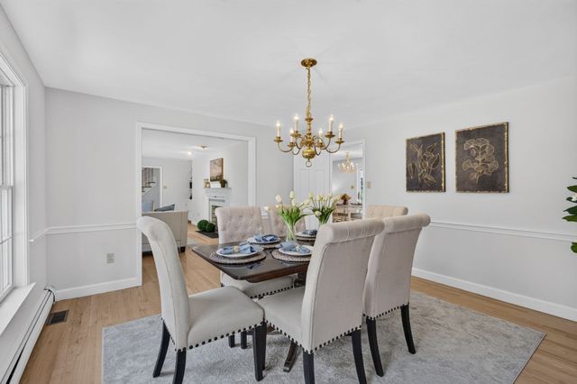 132 Brentwood Cir, North Andover, MA 01845