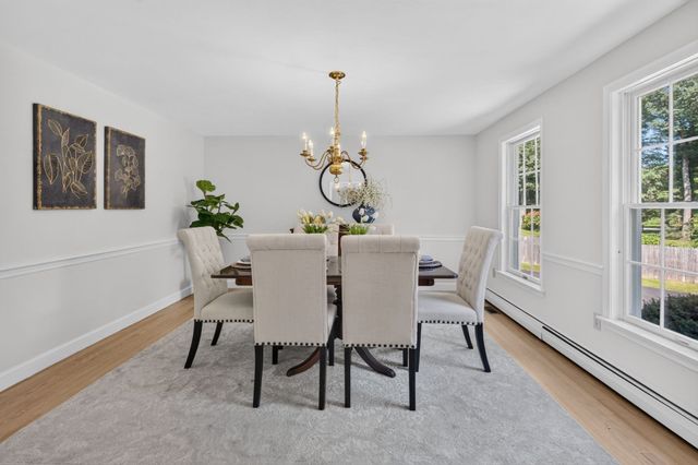 132 Brentwood Cir, North Andover, MA 01845
