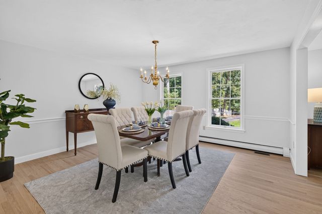 132 Brentwood Cir, North Andover, MA 01845