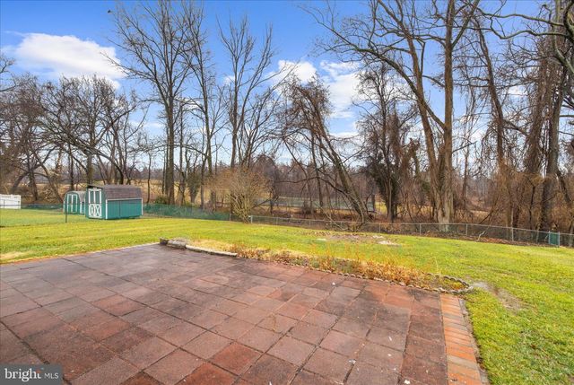 8611 GIRARD ST, Landover, MD 20785