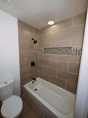 8781 Dutchman Woods Drive, Mobile, AL 36695