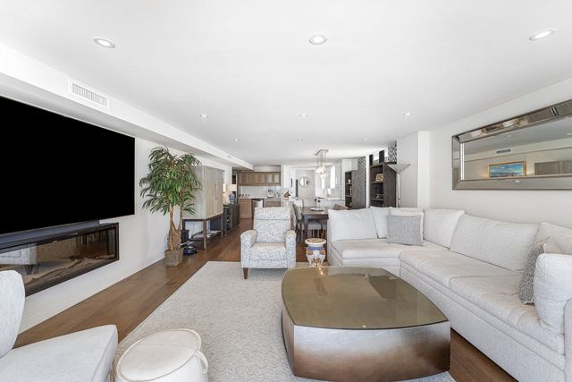 3590 S Ocean Boulevard 301, South Palm Beach, FL 33480