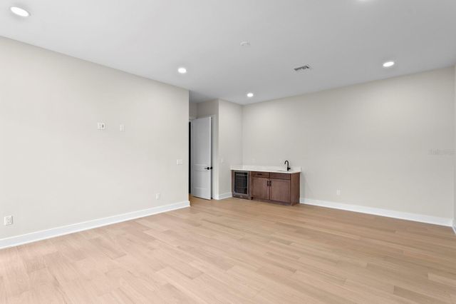 5021 W LEONA STREET, Tampa, FL 33629