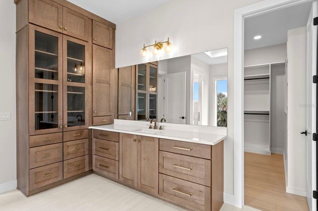 5021 W LEONA STREET, Tampa, FL 33629