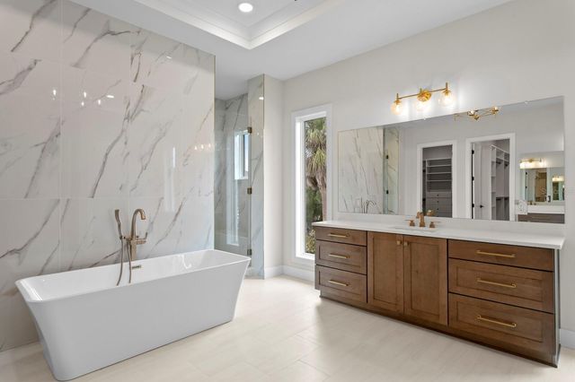 5021 W LEONA STREET, Tampa, FL 33629
