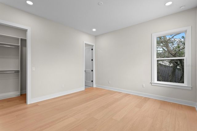 5021 W LEONA STREET, Tampa, FL 33629