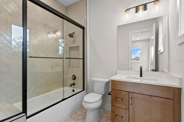5021 W LEONA STREET, Tampa, FL 33629