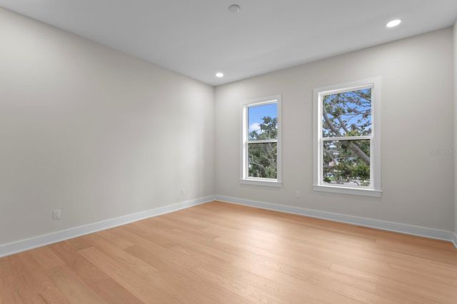 5021 W LEONA STREET, Tampa, FL 33629