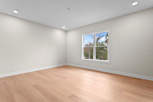 5021 W LEONA STREET, Tampa, FL 33629