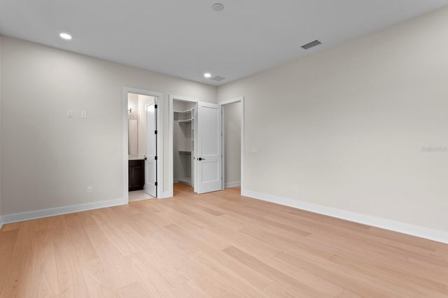 5021 W LEONA STREET, Tampa, FL 33629
