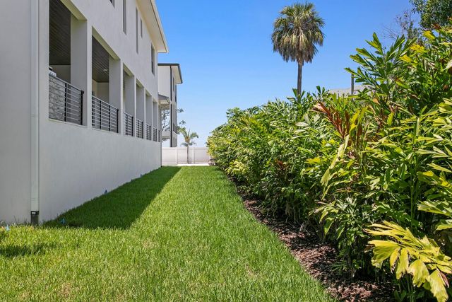 5021 W LEONA STREET, Tampa, FL 33629