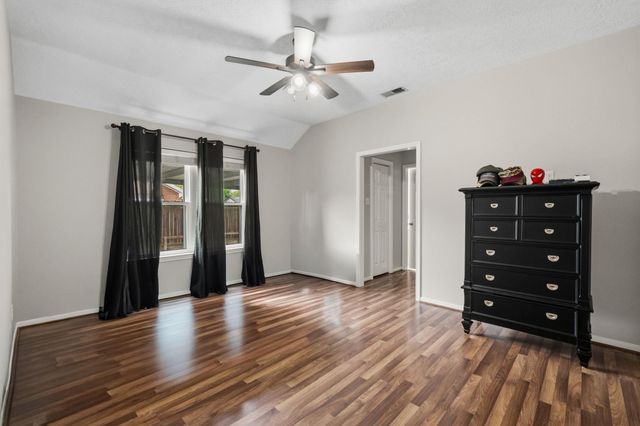 4019 N Fm 565 Road, Baytown, TX 77523