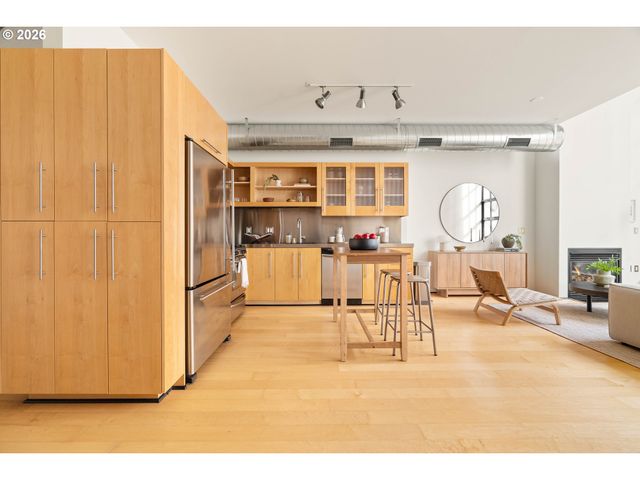 1400 Nw IRVING St 713, Portland, OR 97209