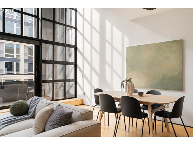 1400 Nw IRVING St 713, Portland, OR 97209