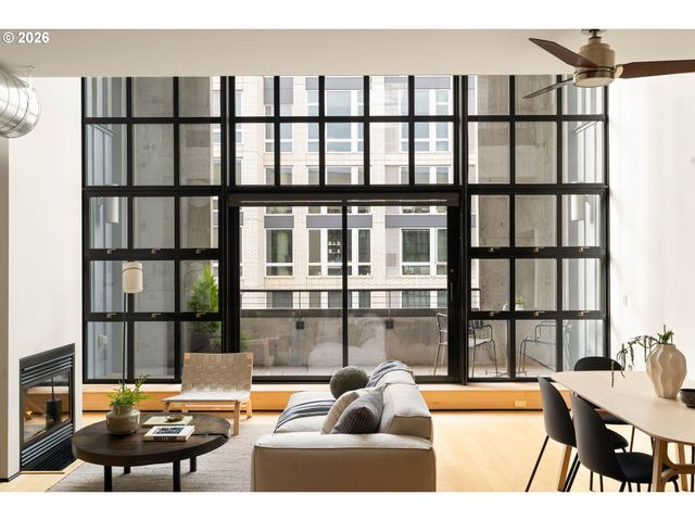 1400 Nw IRVING St 713, Portland, OR 97209