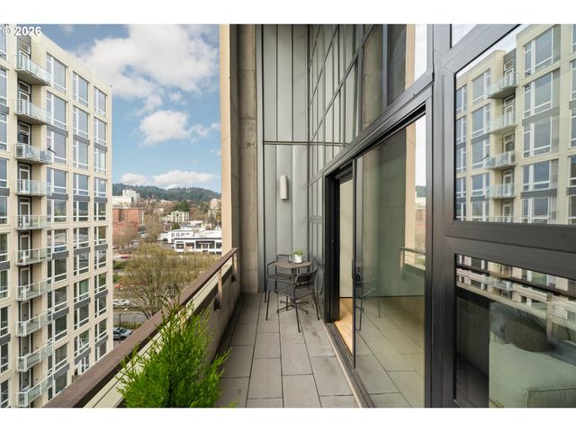 1400 Nw IRVING St 713, Portland, OR 97209