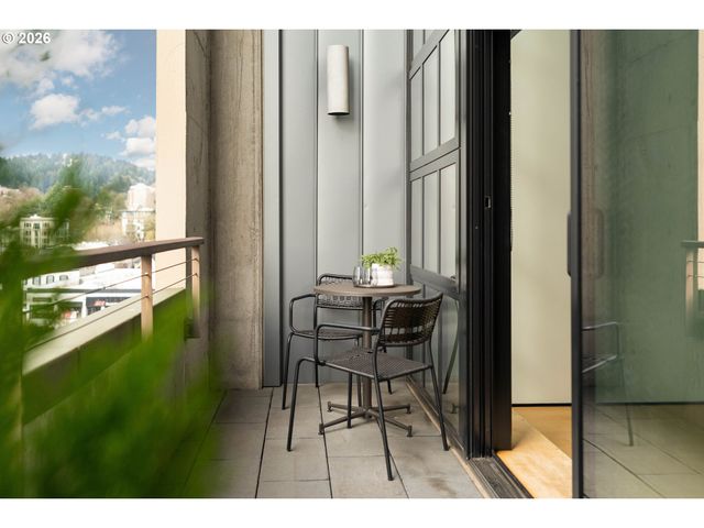 1400 Nw IRVING St 713, Portland, OR 97209