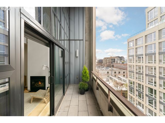 1400 Nw IRVING St 713, Portland, OR 97209