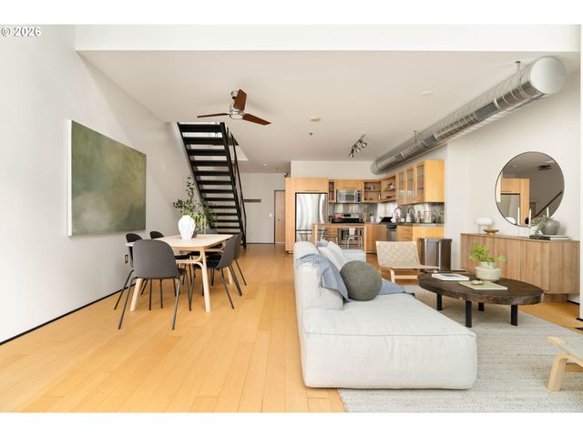 1400 Nw IRVING St 713, Portland, OR 97209