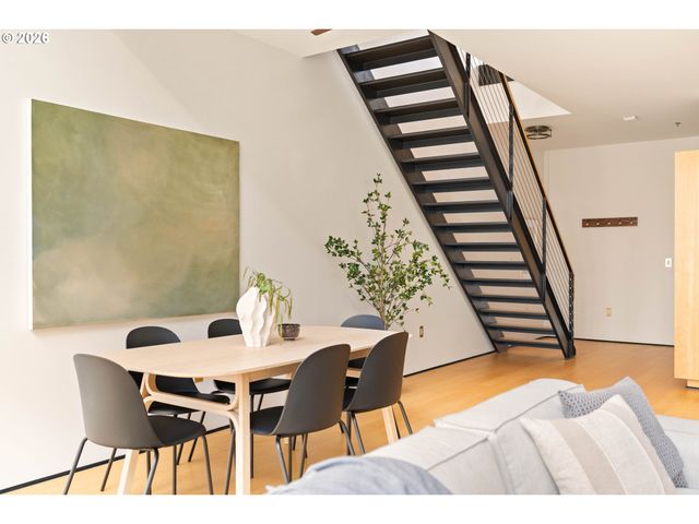 1400 Nw IRVING St 713, Portland, OR 97209