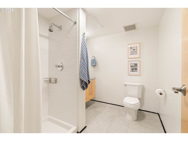 1400 Nw IRVING St 713, Portland, OR 97209