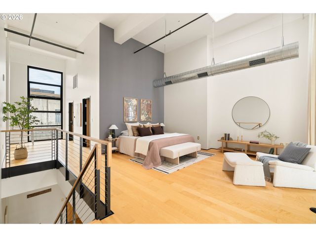 1400 Nw IRVING St 713, Portland, OR 97209