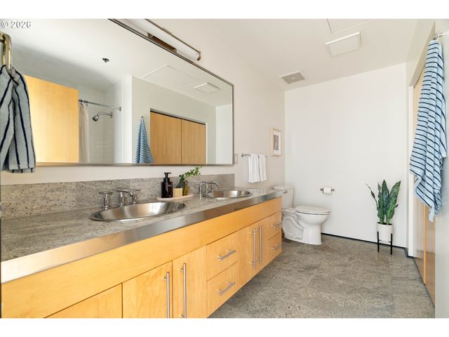 1400 Nw IRVING St 713, Portland, OR 97209