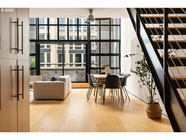 1400 Nw IRVING St 713, Portland, OR 97209