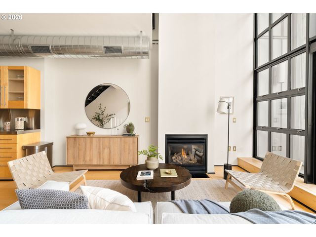 1400 Nw IRVING St 713, Portland, OR 97209