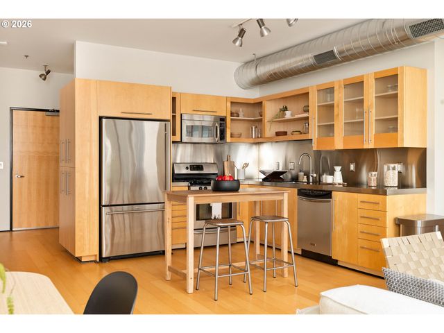 1400 Nw IRVING St 713, Portland, OR 97209