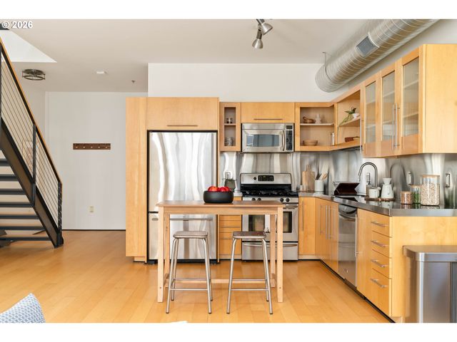 1400 Nw IRVING St 713, Portland, OR 97209