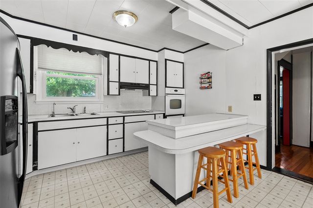 398 W Napier Avenue, Benton Harbor, MI 49022