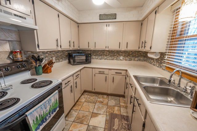 1148 Dakota Avenue, Friendship, WI 53934