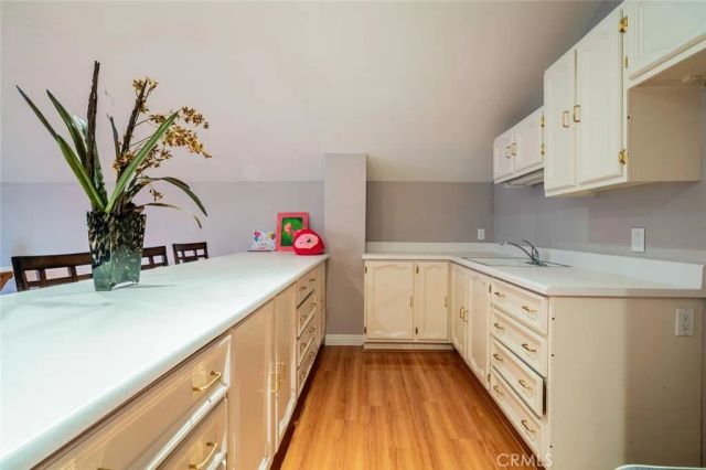 27061 Esward, Agoura Hills, CA 91301